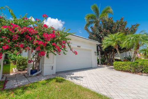 1513 Se Holyrood Ln, Port St Lucie, FL, 34952-6049 | Card Image