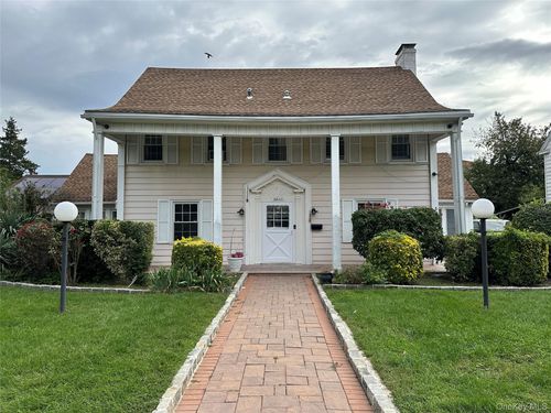 8865 192nd St, Hollis, NY, 11423-2033 | Card Image