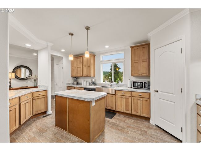 100 Crater Rd, House other with 3 bedrooms, 2 bathrooms and null parking in Camas Valley OR | Image 12