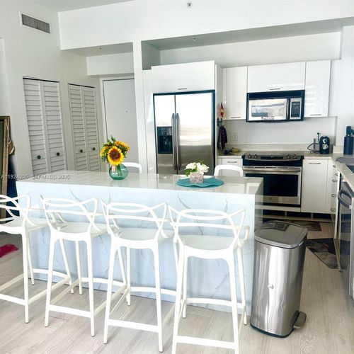 apt-208-133 Ne 2nd Ave, Miami, FL, 33132-2906 | Card Image