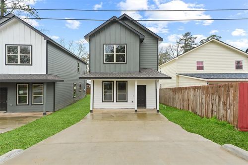 11964 Canal St, Willis, TX, 77318-7242 | Card Image