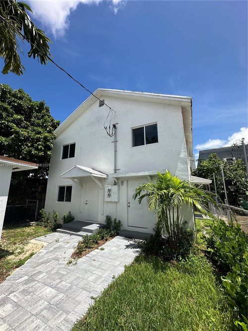 3123 Nw 22nd Ct, Miami, FL, 33142-8528 | Card Image