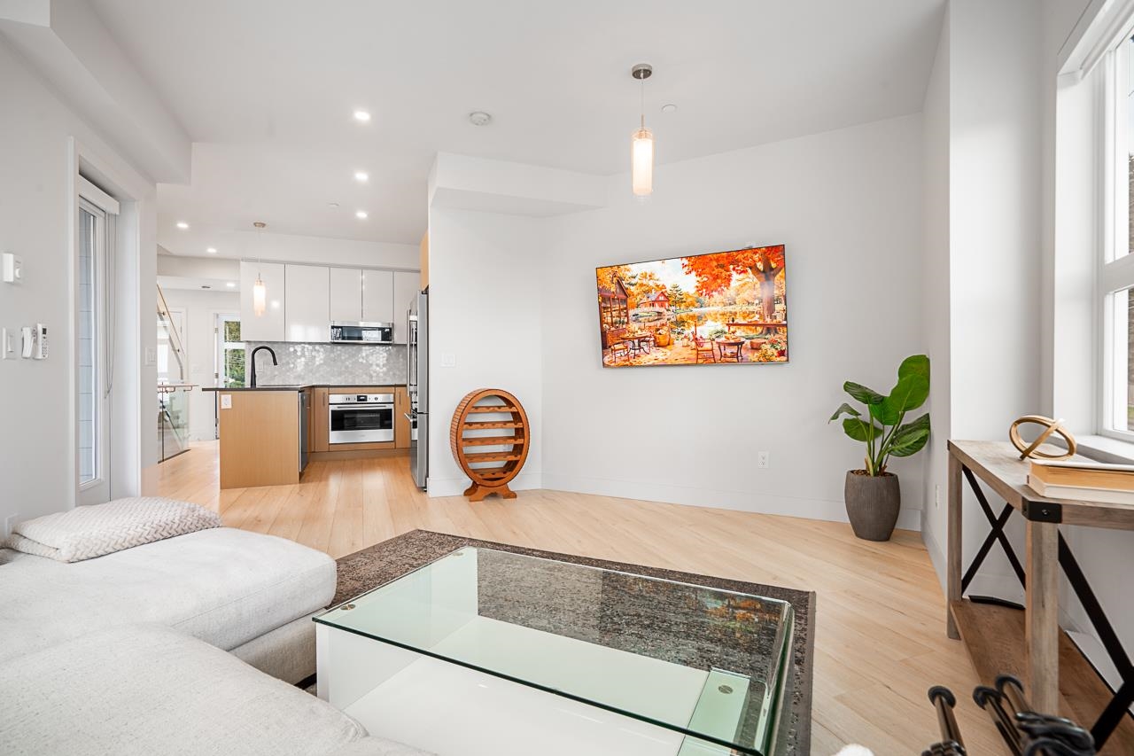 Residential in North Vancouver 4