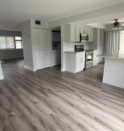 242 Wimbledon Lake Dr, Plantation, FL, 33324-2445 | Card Image