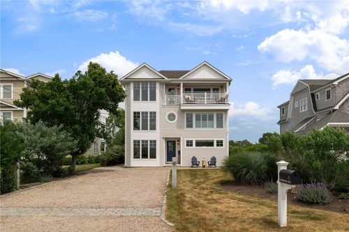7 Rosebriar Ave, South Kingstown, RI, 02879-6804 | Card Image