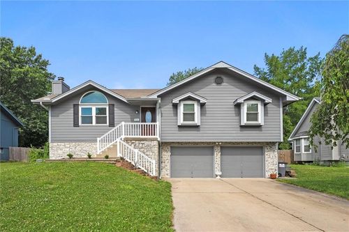 1004 Jason Ave, Lee's Summit, MO, 64086-5004 | Card Image