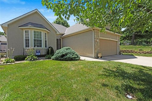 2516 Kensington Pl, Leavenworth, KS, 66048-5080 | Card Image