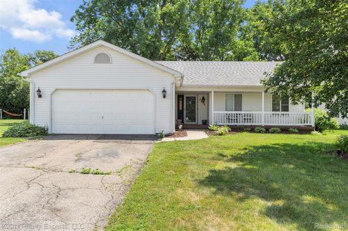 2584 Onagon Trl, Waterford, MI, 48328-3179 | Card Image