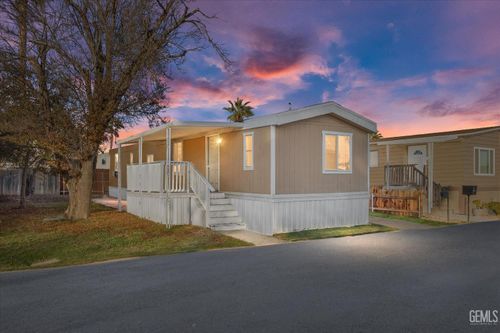 61 Cinnamon Ln, Bakersfield, CA, 93308-4631 | Card Image