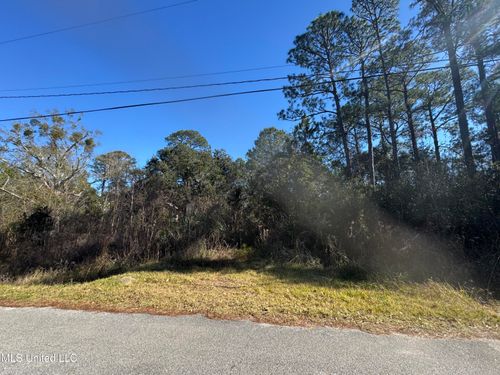 6216 Saint Martin Rd, Biloxi, MS, 39532-5647 | Card Image