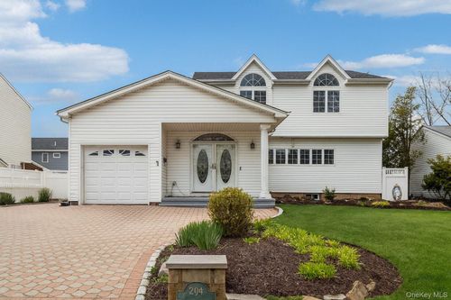 204 Broadway, Massapequa Park, NY, 11762-2153 | Card Image