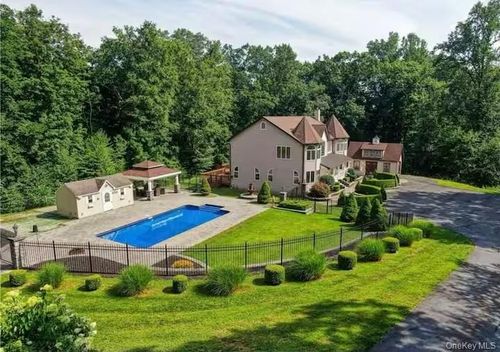 12 Hawk Mountain Dr, Sparrow Bush, NY, 12780-5431 | Card Image