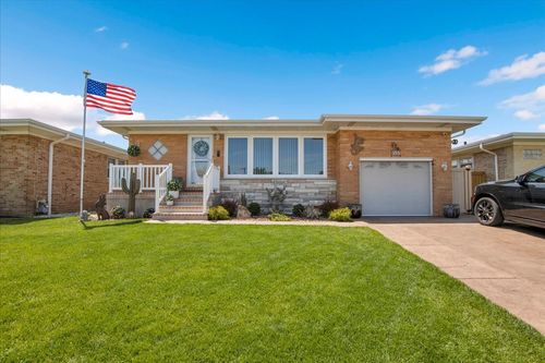 8537 W Winona St, Chicago, IL, 60656-2719 | Card Image