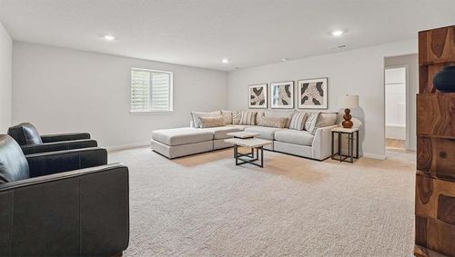 21800 Vinci Cir, Peculiar, MO, 64078-2210 | Card Image