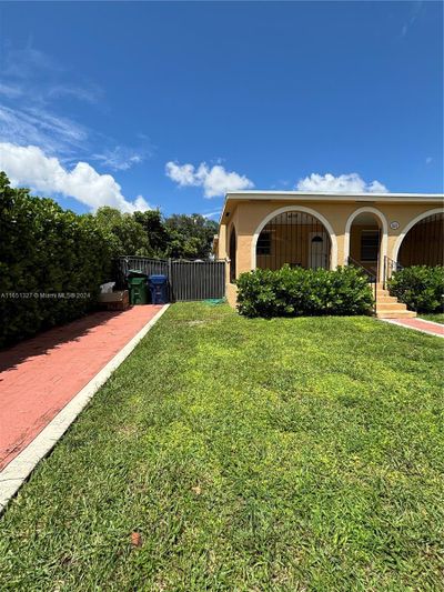 8341 Sw 36th St, House other with 5 bedrooms, 3 bathrooms and null parking in Miami FL | Image 3