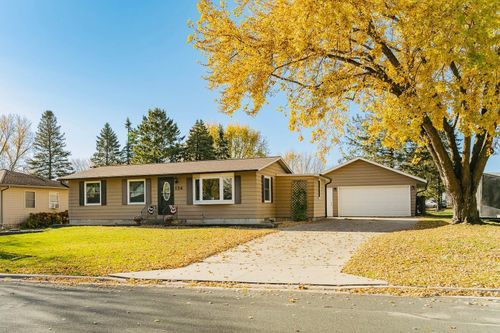 134 Rena Belle St Nw, Eyota, MN, 55934-9723 | Card Image