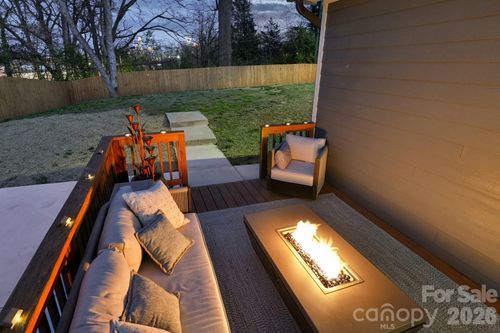 1821 Garibaldi Ave, Charlotte, NC, 28208-5045 | Card Image