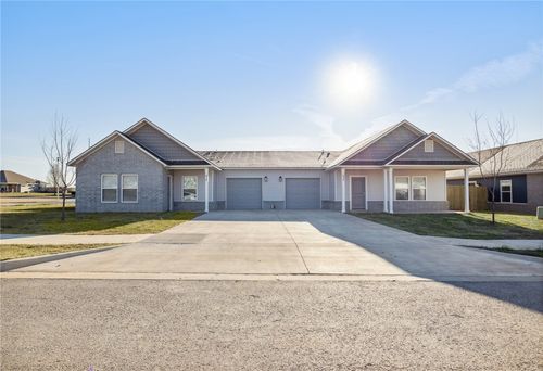 802 Valley Oaks Lane, Centerton, AR, 72719 | Card Image