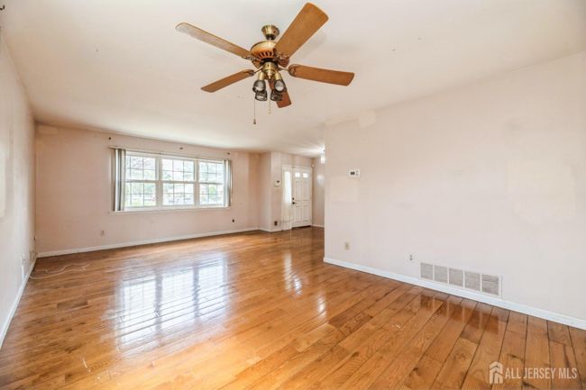 44 Townsend Dr, Townhouse with 3 bedrooms, 3 bathrooms and null parking in Matawan NJ | Image 7