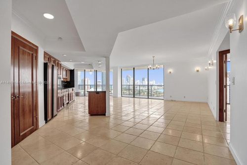 apt-26b-19667 Turnberry Way, Aventura, FL, 33180-4843 | Card Image