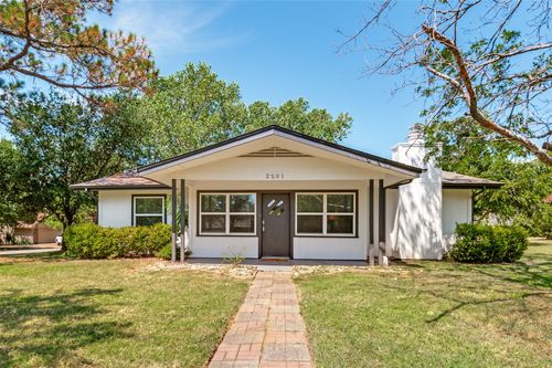 2201 Lake Coves Dr, Flower Mound, TX, 75022-5452 | Card Image