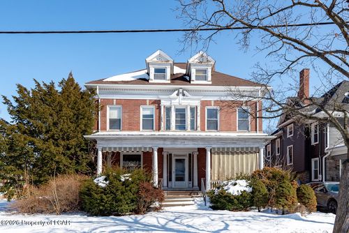 220 Montgomery Ave, West Pittston, PA, 18643-2137 | Card Image