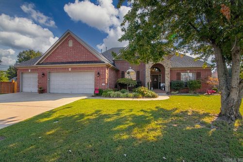1500 S Beach St, Conway, AR, 72034-8519 | Card Image