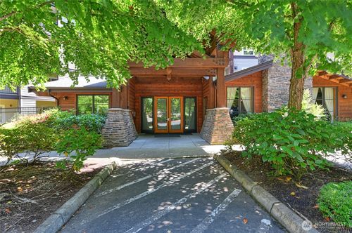 303-18707 Se Newport Way, Issaquah, WA, 98027-9089 | Card Image