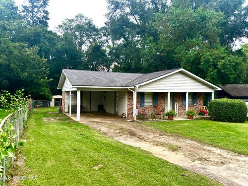113 Woodland Dr, Lucedale, MS, 39452-5909 | Card Image