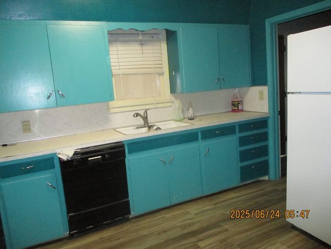420 Juniper Rd, House other with 3 bedrooms, 2 bathrooms and 3 parking in Bronte TX | Image 16