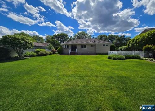 1x-9 Harris Pl, Fair Lawn, NJ, 07410-5232 | Card Image