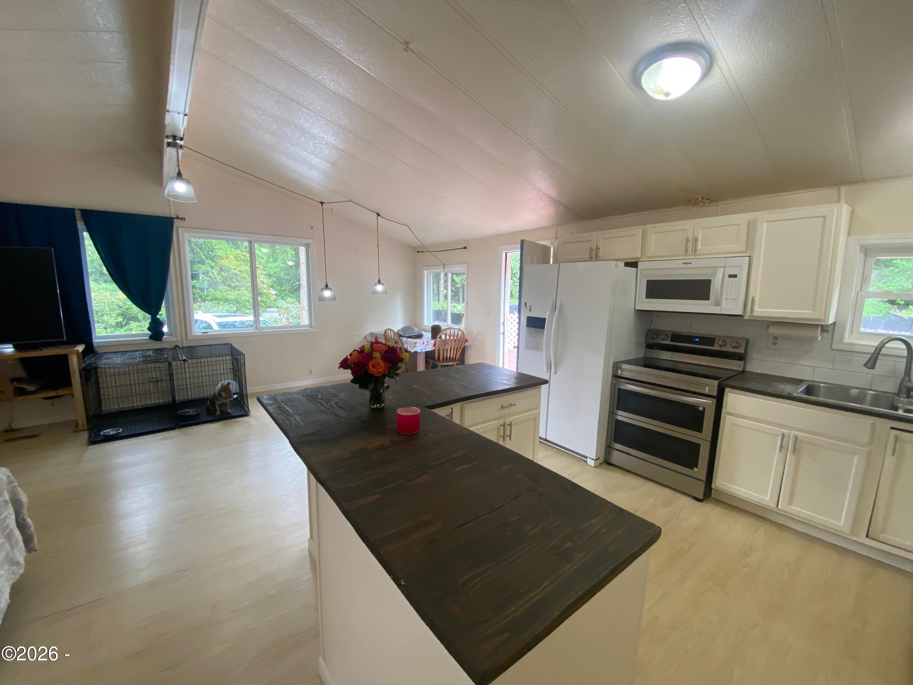 Residential in Lincoln City 5