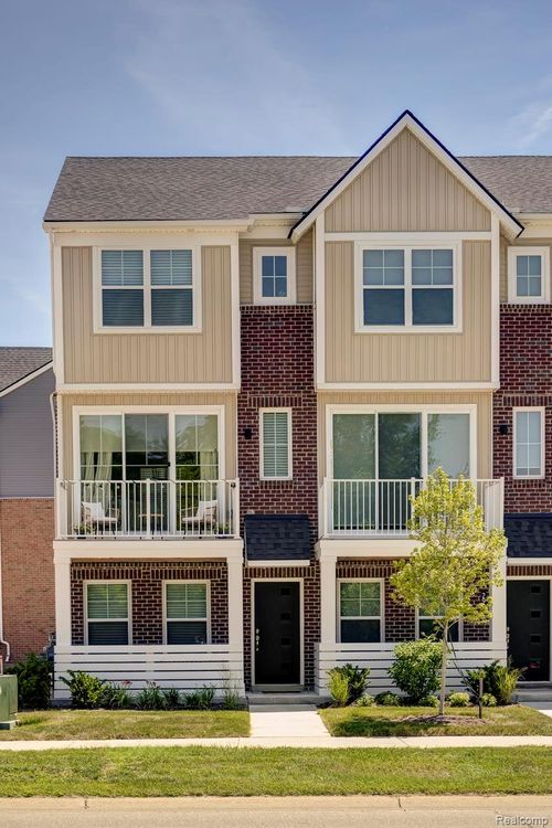 12-30005 Center St, New Hudson, MI, 48165-4801 | Card Image