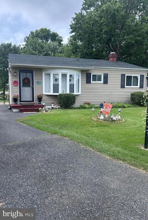 920 Blakistone Rd, GLEN BURNIE, MD, 21060-8110 | Card Image