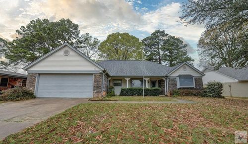 211 Northcrest Dr, Wake Village, TX, 75501-8617 | Card Image