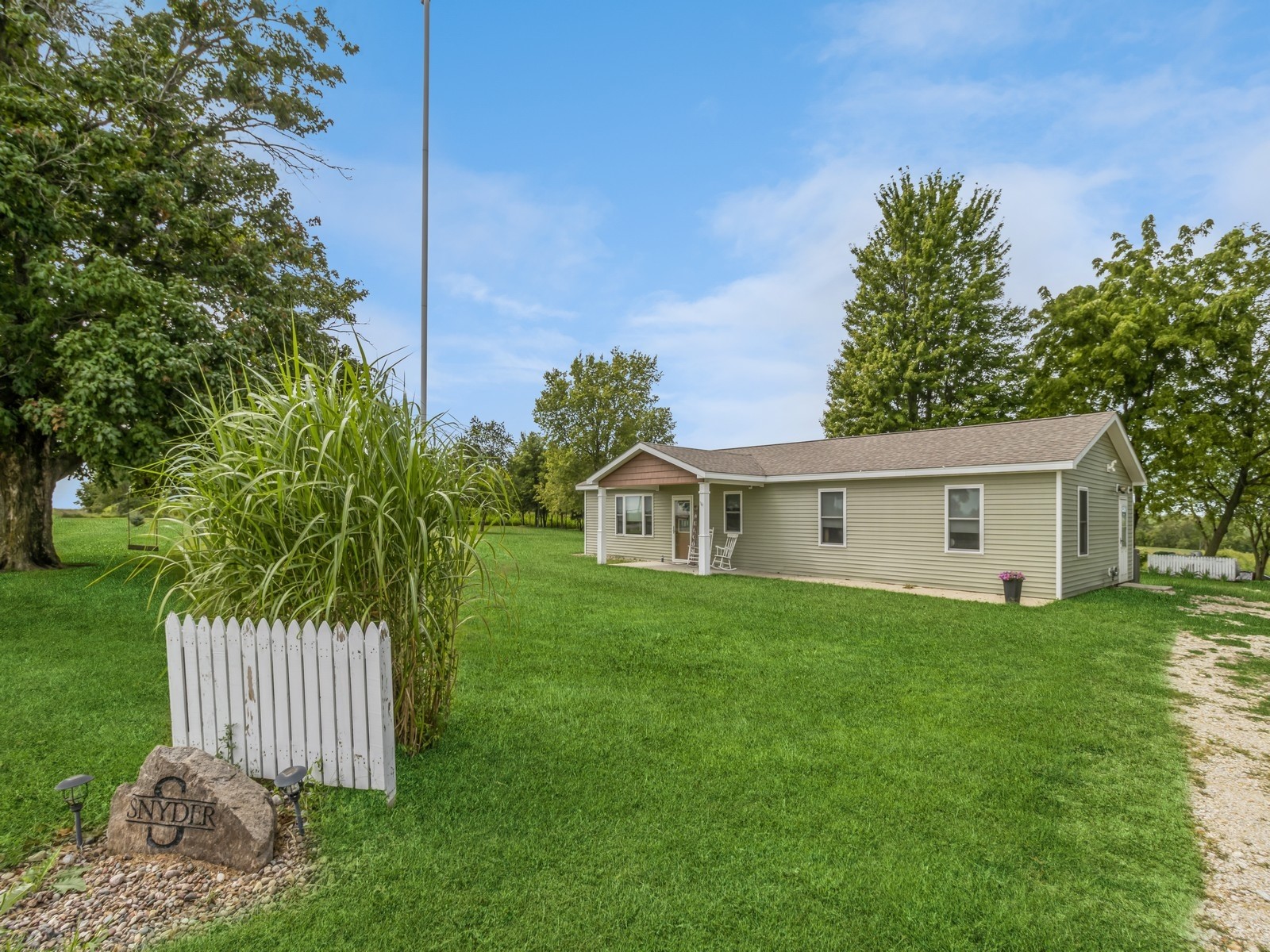 Elmwood Ave, Earlham, IA 50072