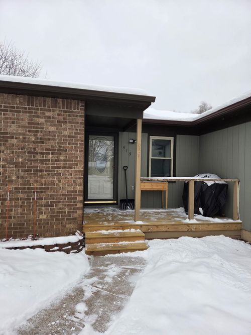 513 N Scott St, Dewitt, MI, 48820-8941 | Card Image