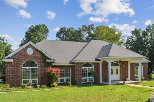 561 W Redbud Ln, Atoka, OK, 74525-6801 | Card Image