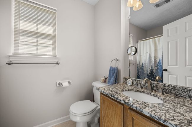Hall Bathroom | Image 18