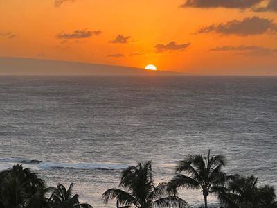 4704 - 1 Bay Dr, Home with 2 bedrooms, 2 bathrooms and null parking in Lahaina HI | Image 3