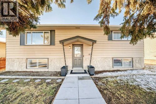 5903 4 Ave Ne, Calgary, AB, T2A3Y1 | Card Image