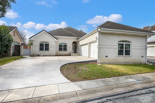 33 Wolfeton Way, San Antonio, TX, 78218-6035 | Card Image