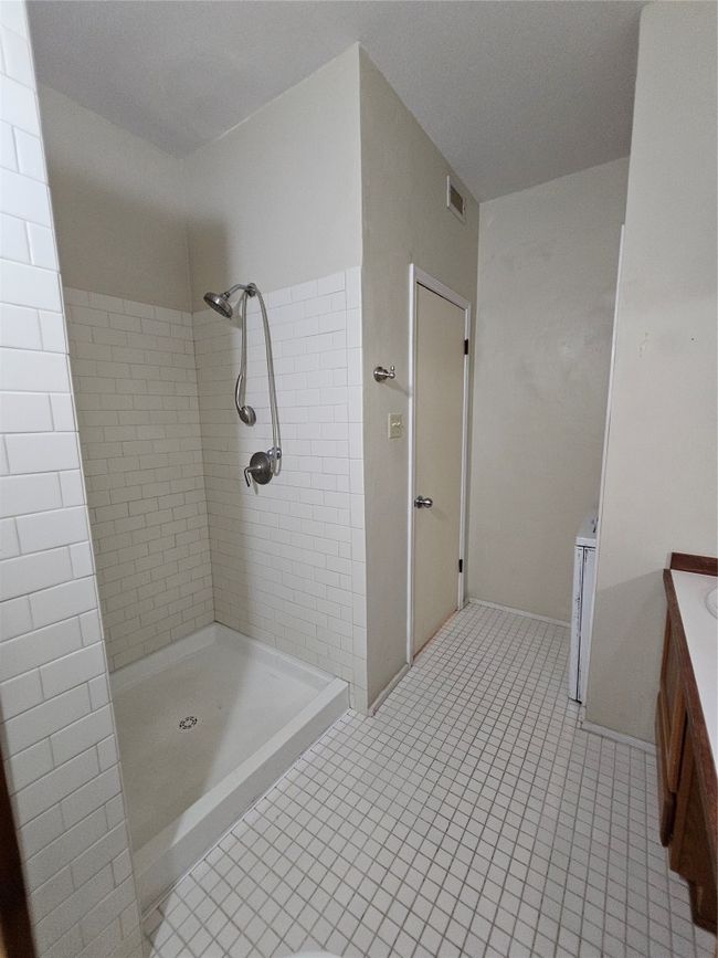APT-205 - 2450 Wickersham Ln, Condo with 1 bedrooms, 1 bathrooms and null parking in Austin TX | Image 30
