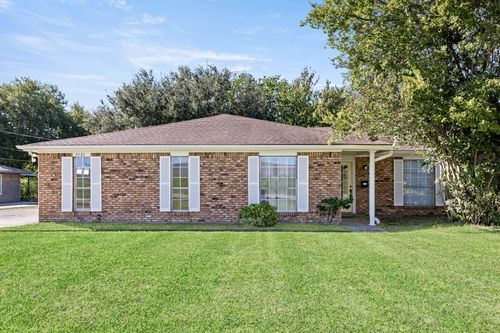 7131 32nd St, Groves, TX, 77619-6105 | Card Image