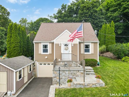39 Morris Ave, Trumbull, CT, 06611-3550 | Card Image