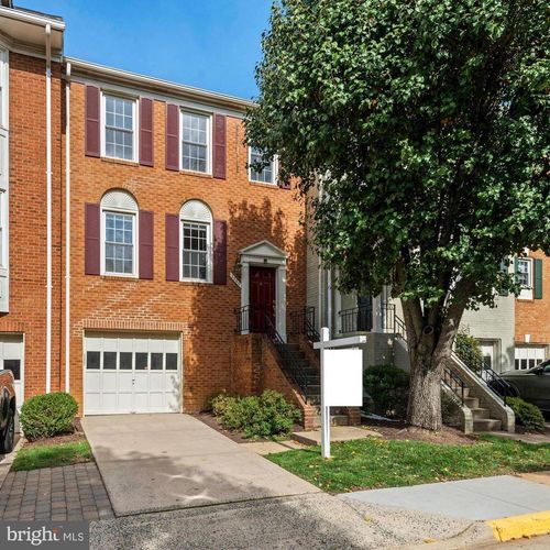 2040 Pieris Ct, Vienna, VA, 22182-3957 | Card Image