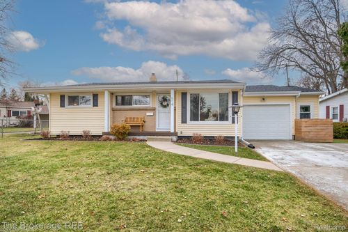 514 Tamarac Dr, Davison, MI, 48423-1942 | Card Image