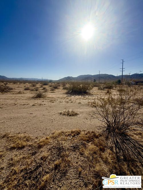 101 2 Mile Rd, Twentynine Palms, CA, 92277 | Card Image