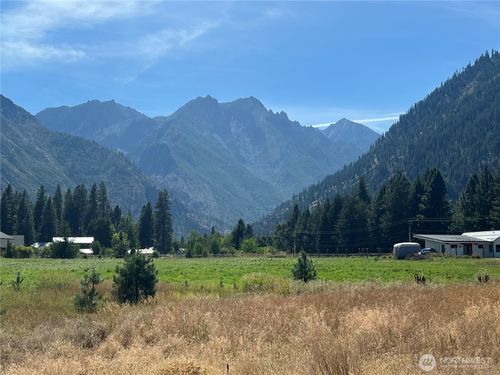 8237 E Leavenworth Rd, Leavenworth, WA, 98826-9363 | Card Image