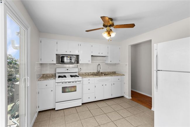 212 Parklane Dr, House other with 3 bedrooms, 1 bathrooms and 1 parking in Braddock PA | Image 8